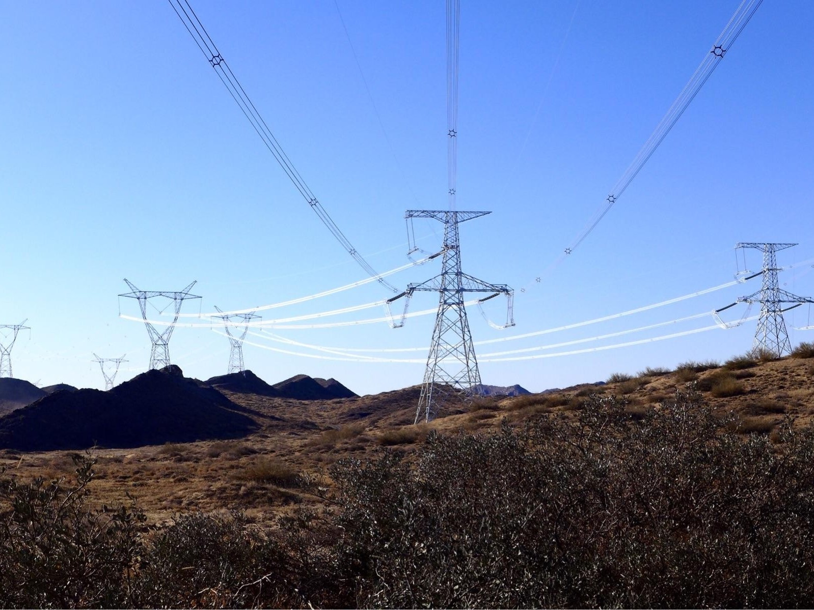 高壓直流輸電線路接地極對(duì)管道的干擾防護(hù)